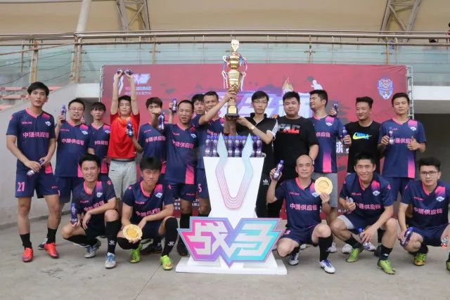 尤文官方：青年队20岁中卫费利佩十字韧带受伤